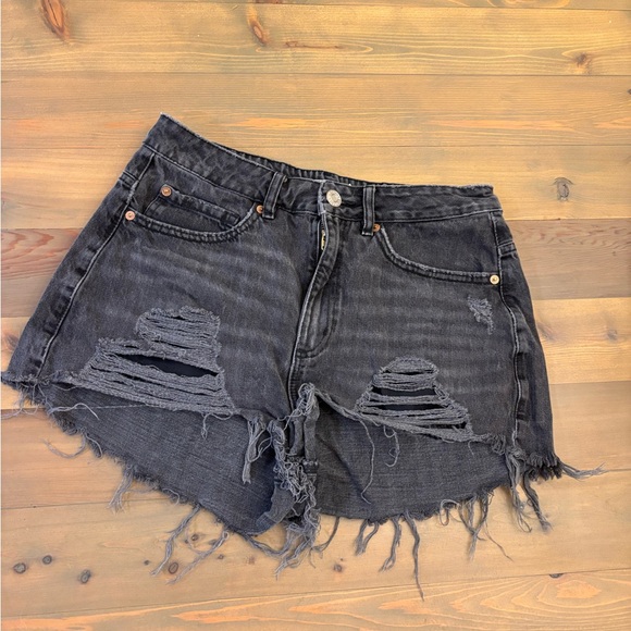 Garage shorts - Picture 1 of 2